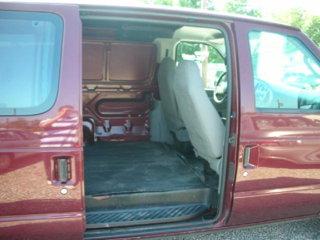 Ford Econoline SE Truck Passenger Van