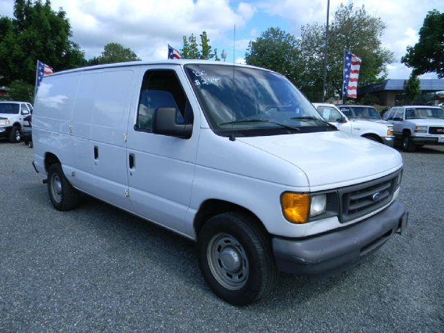 Ford Econoline SE Truck Passenger Van