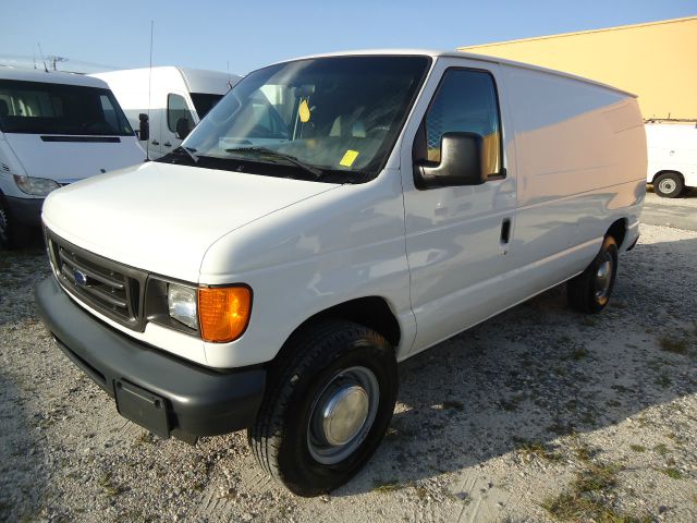 Ford Econoline 2006 photo 2