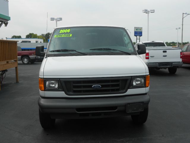 Ford Econoline 2006 photo 1