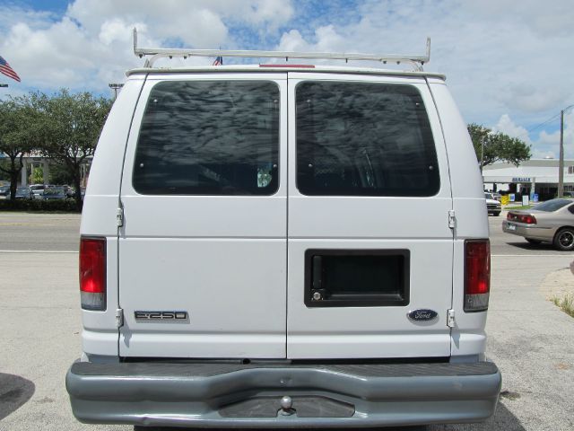 Ford Econoline 2006 photo 1