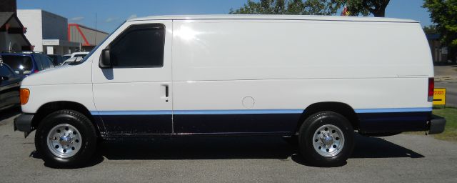 Ford Econoline 2006 photo 1