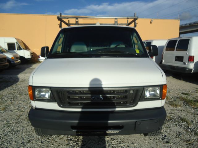 Ford Econoline 2500 Super High Ceiling Cargo Van