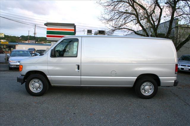 Ford Econoline 2006 photo 1