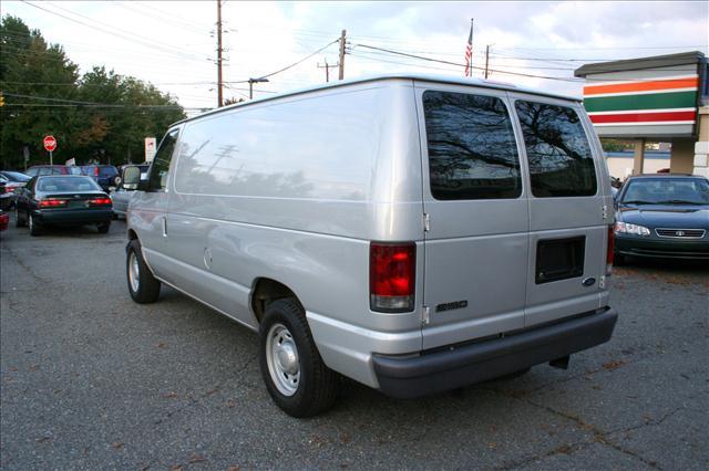 Ford Econoline 2006 photo 2