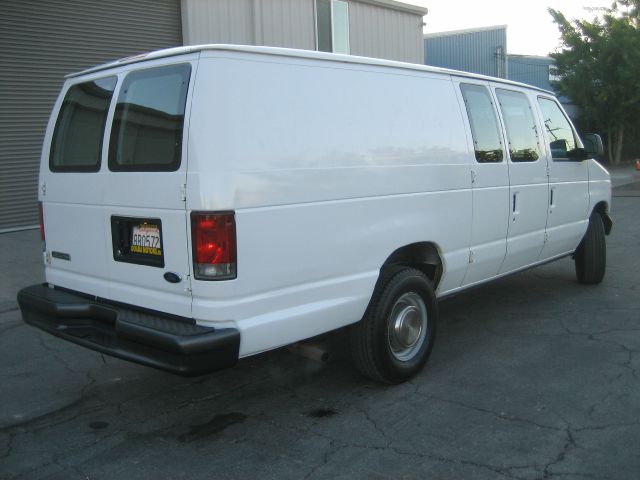 Ford Econoline 2006 photo 1