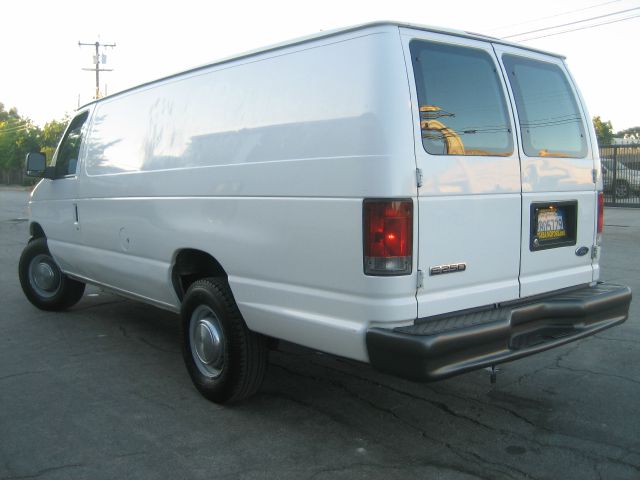 Ford Econoline 2006 photo 2