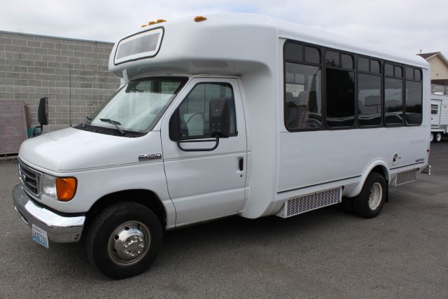 Ford Econoline 3.8 Sedan Passenger Van