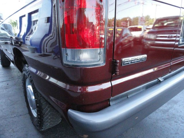 Ford Econoline 2006 photo 24