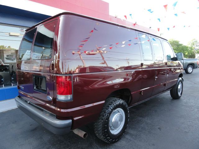 Ford Econoline 2006 photo 31