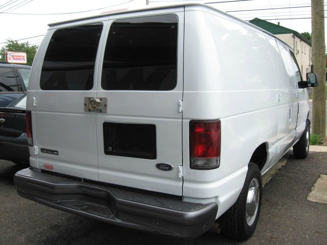 Ford Econoline 2006 photo 17