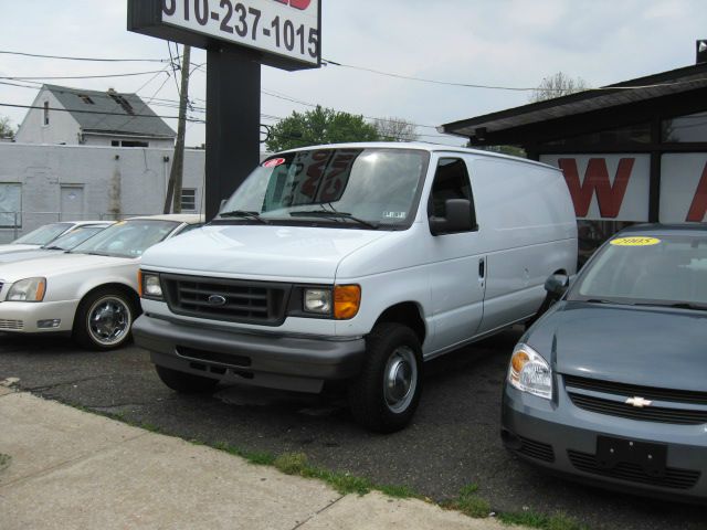 Ford Econoline 2006 photo 19