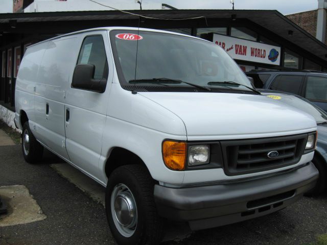 Ford Econoline 2006 photo 20