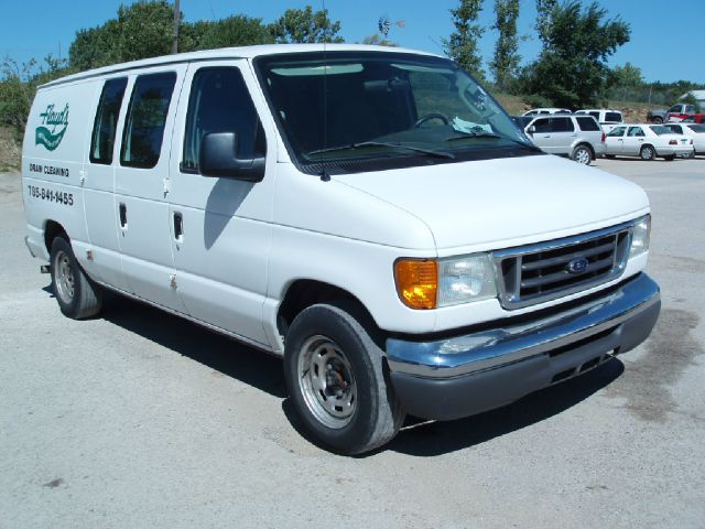 Ford Econoline SE Truck Passenger Van