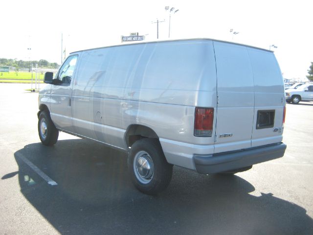 Ford Econoline 2006 photo 11