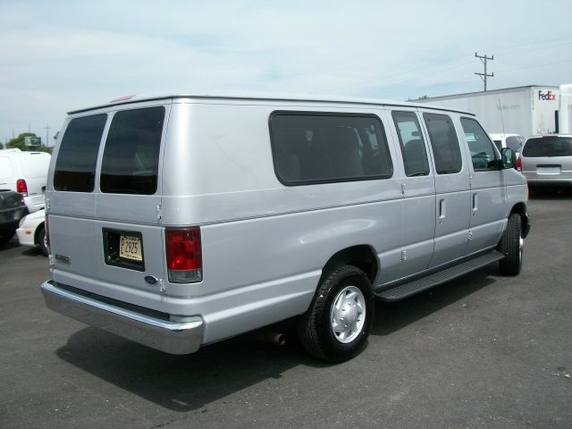 Ford Econoline 2006 photo 1