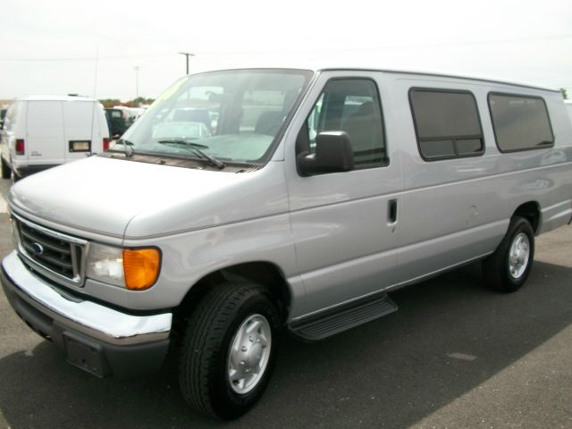 Ford Econoline 2006 photo 17