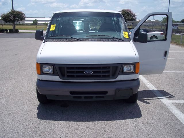 Ford Econoline 2006 photo 1