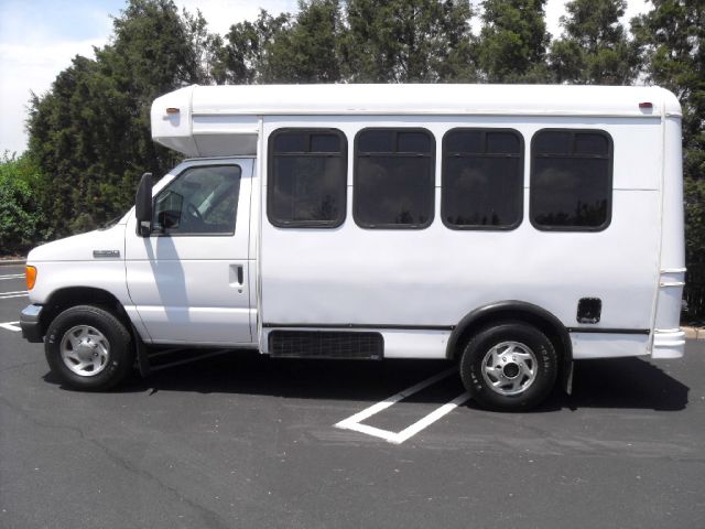 Ford Econoline 2006 photo 45