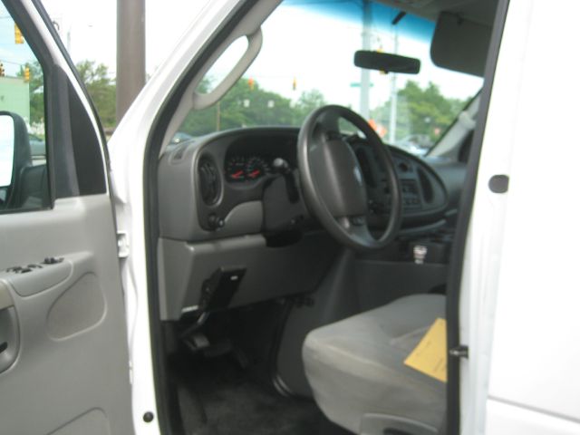 Ford Econoline 2006 photo 4