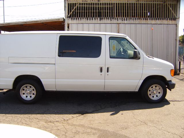 Ford Econoline 2006 photo 1