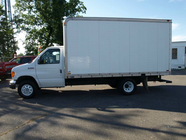 Ford Econoline 2006 photo 19