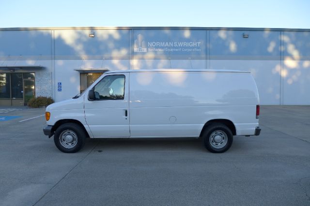 Ford Econoline 2006 photo 1