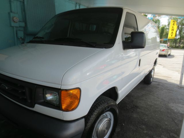 Ford Econoline 2006 photo 1