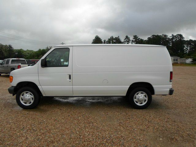 Ford Econoline 2007 photo 17