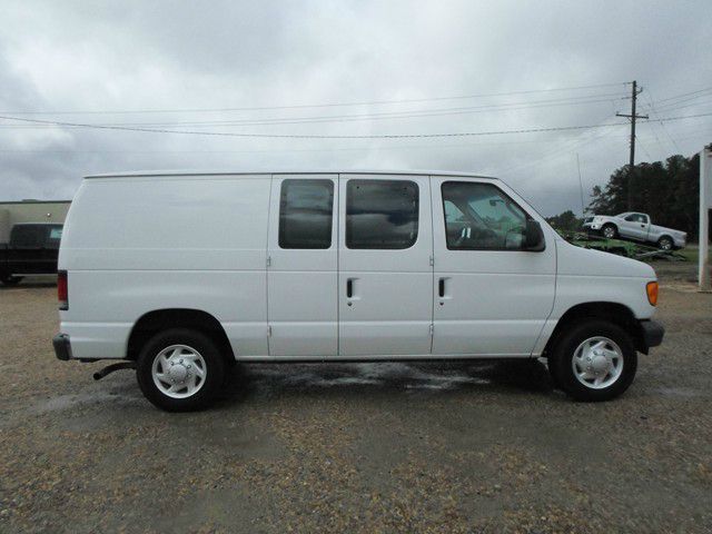 Ford Econoline 2007 photo 22