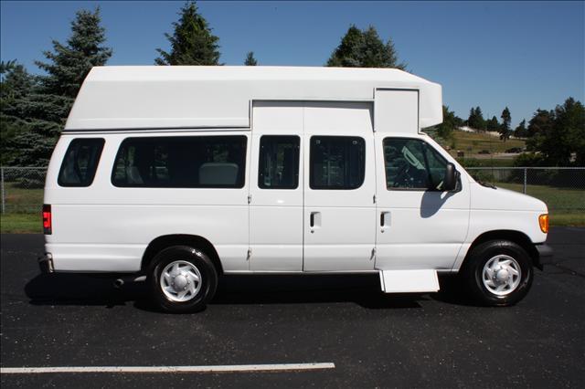 Ford Econoline 2007 photo 1