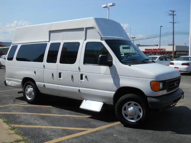 Ford Econoline 2007 photo 1