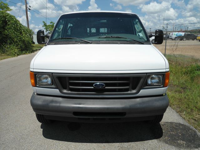 Ford Econoline SE Truck Passenger Van