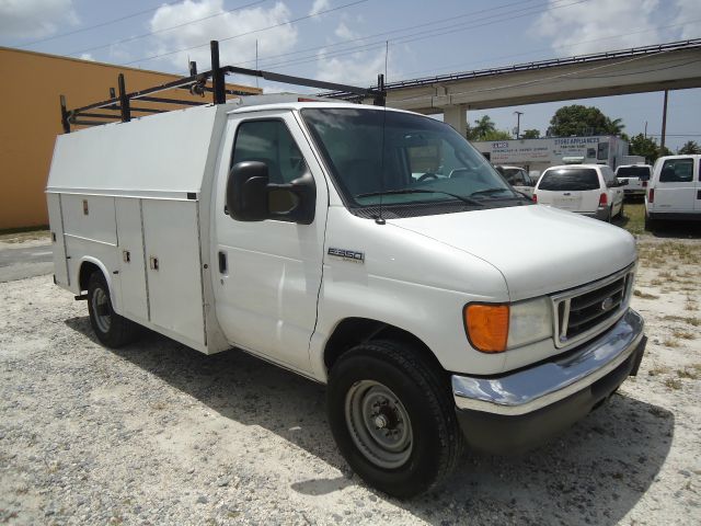 Ford Econoline Supercrew 150 King Ranch Cargo Van