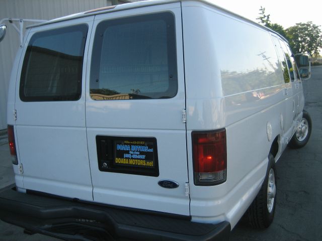 Ford Econoline 2.5 S Model Passenger Van