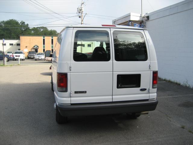 Ford Econoline 2007 photo 2