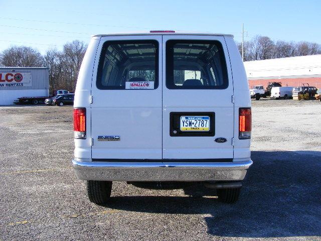 Ford Econoline 2008 photo 2