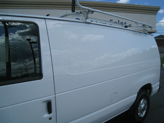 Ford Econoline 2008 photo 16