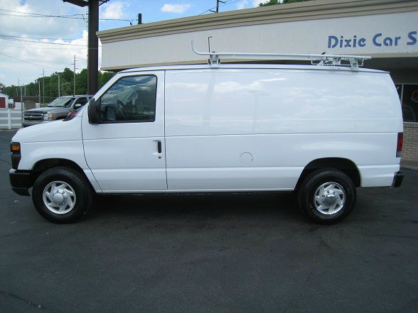 Ford Econoline 2008 photo 17