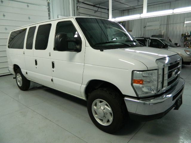 Ford Econoline SE Truck Passenger Van