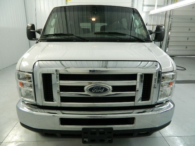 Ford Econoline 2008 photo 1