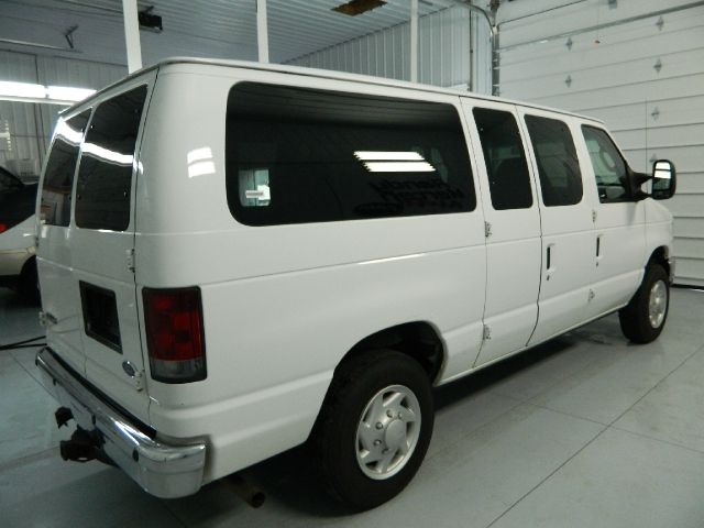 Ford Econoline 2008 photo 2