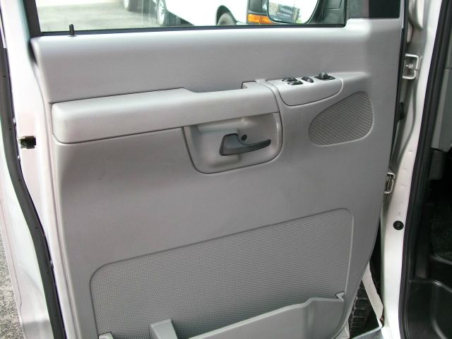 Ford Econoline 2008 photo 1