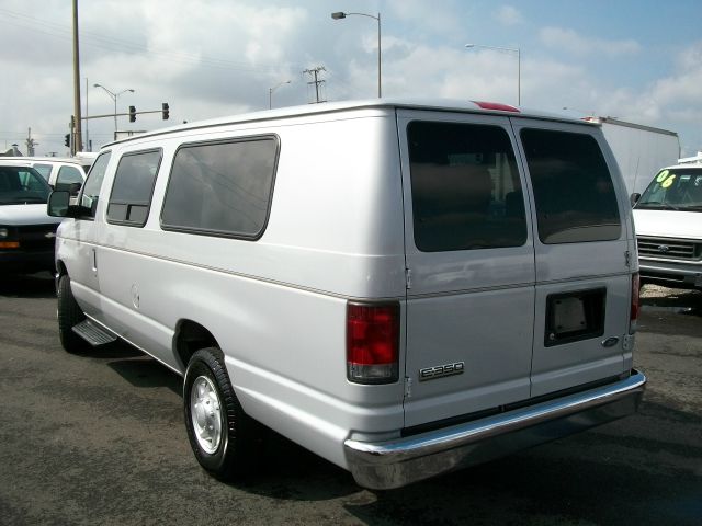 Ford Econoline 2008 photo 14