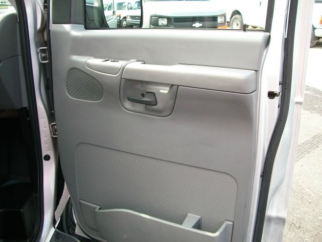 Ford Econoline 2008 photo 9