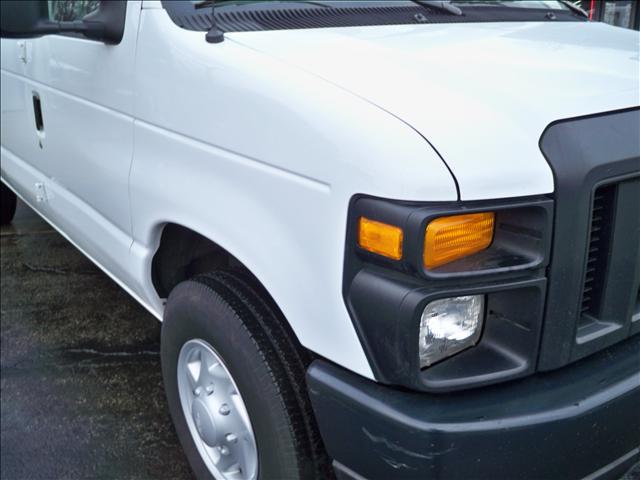 Ford Econoline 2008 photo 2