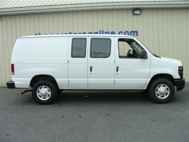 Ford Econoline 2008 photo 1