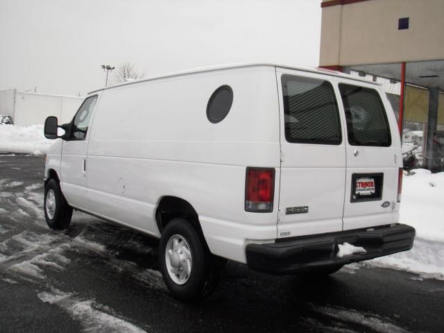 Ford Econoline 2008 photo 1