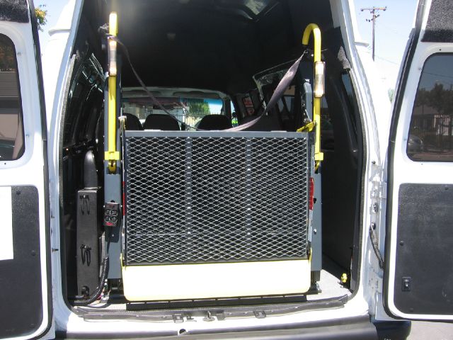 Ford Econoline 2008 photo 1