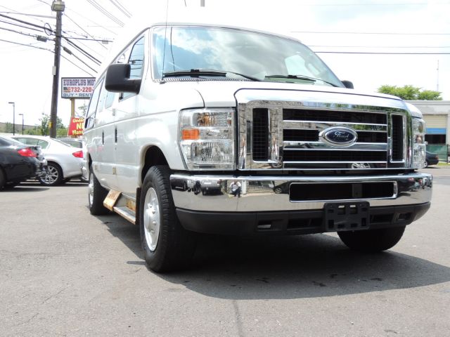 Ford Econoline 2008 photo 1